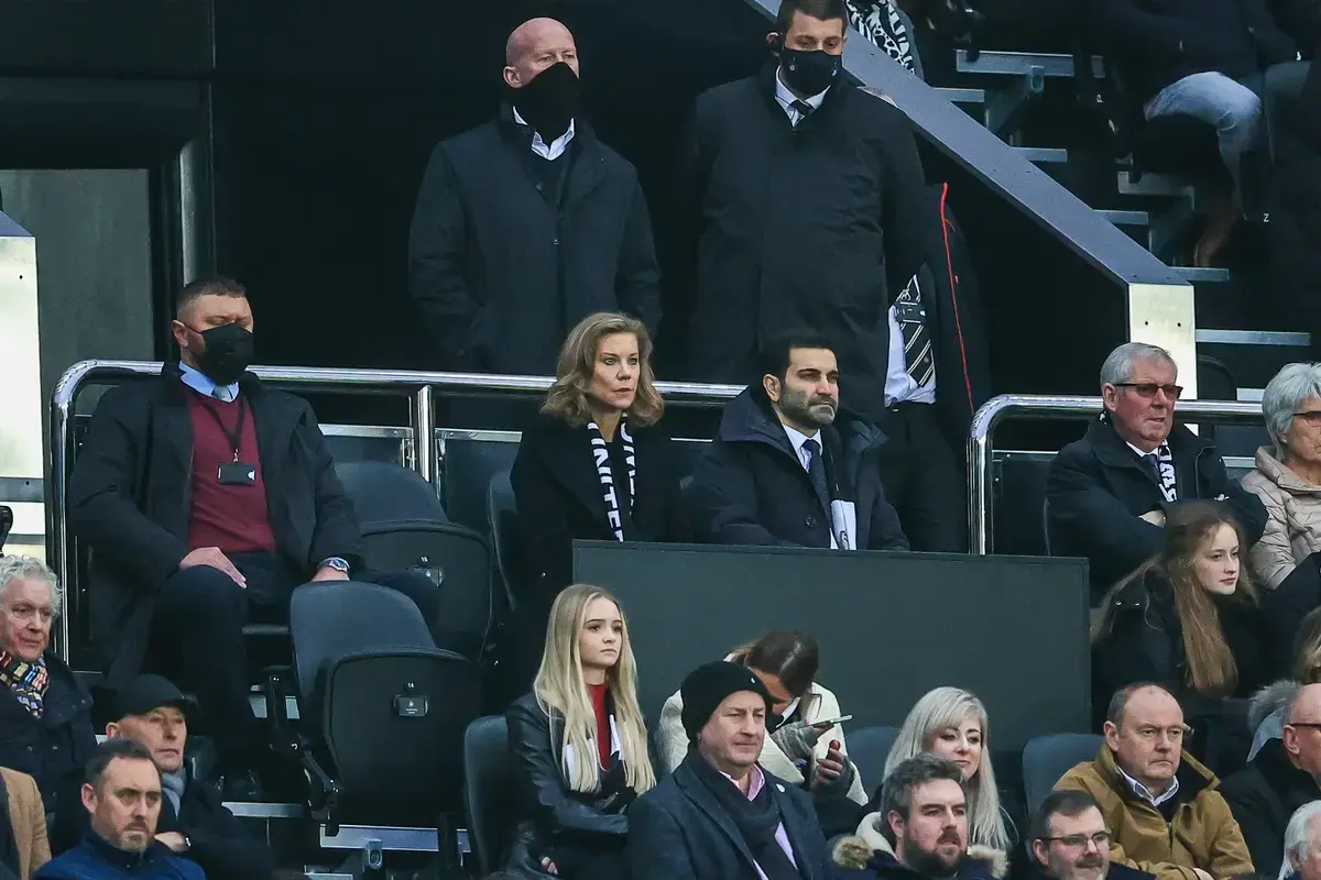 ¿Quién está a cargo en el Newcastle United mientras reina el caos y Eddie Howe aguanta?