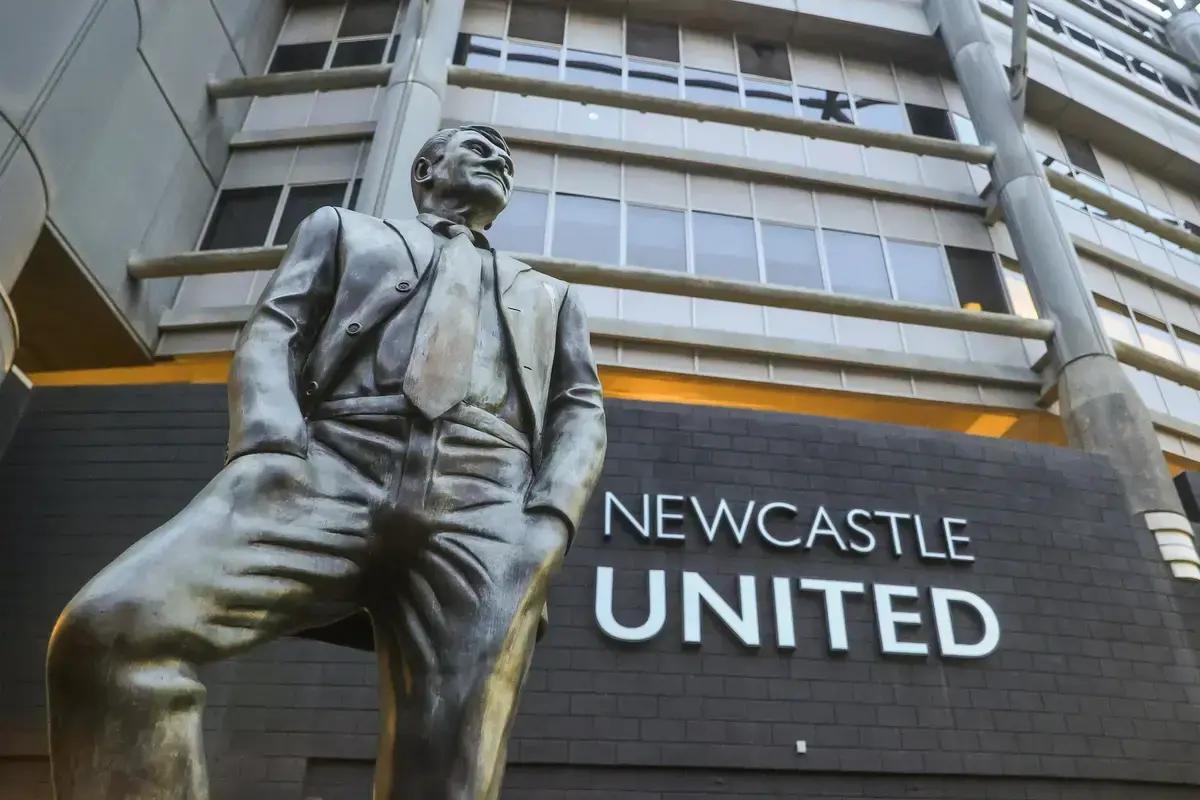 Entrevista exclusiva con Andy Griffin mientras habla de Sir Bobby, Ruud Gullit, Alan Shearer, Kenny Dalglish