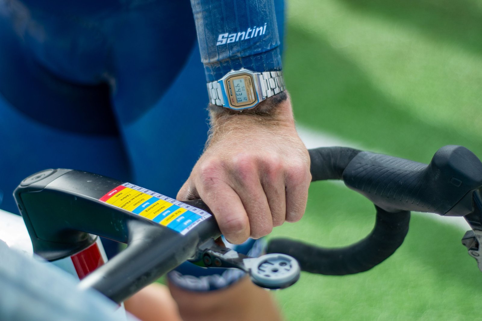 Supere a Richard Mille: este reloj Casio de $ 50 agregó un toque de estilo retro a Paris-Roubaix