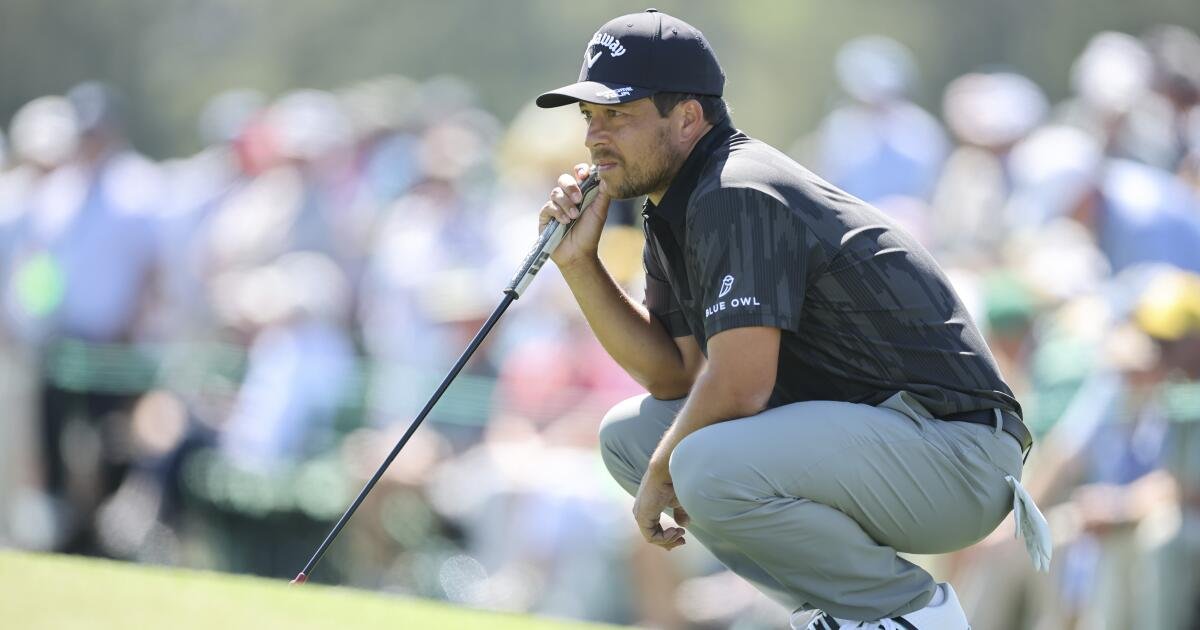 Xander Schauffele salva el par después de que la pelota cayera en la bolsa de un aficionado en el Masters