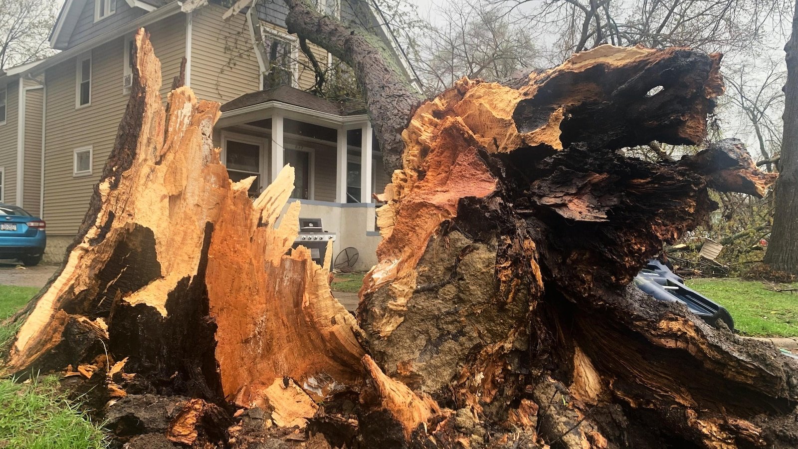 Las tormentas severas continúan provocando fuertes lluvias, relámpagos e inundaciones en algunas partes de Estados Unidos.